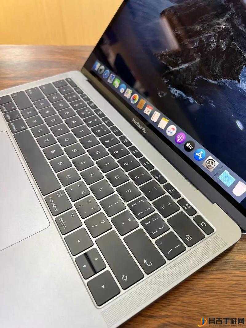 18 岁的 MacBook Pro：性能强劲，外观时尚，便携易用的高端笔记本